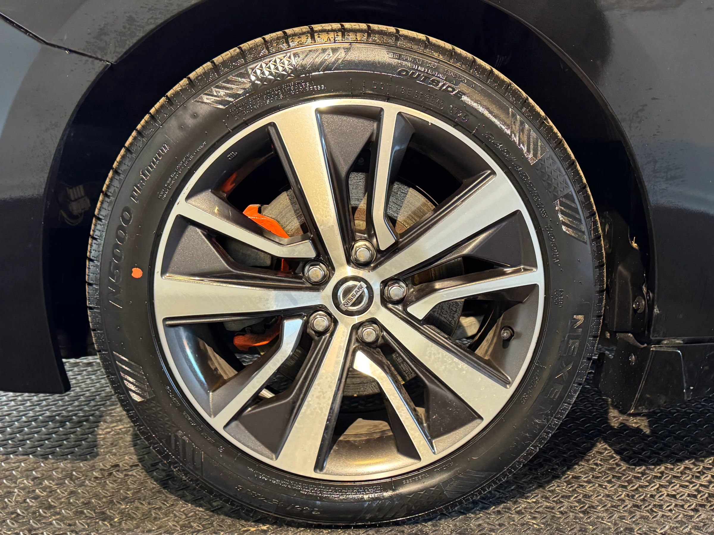 Used 2017 Nissan Maxima SR image 7