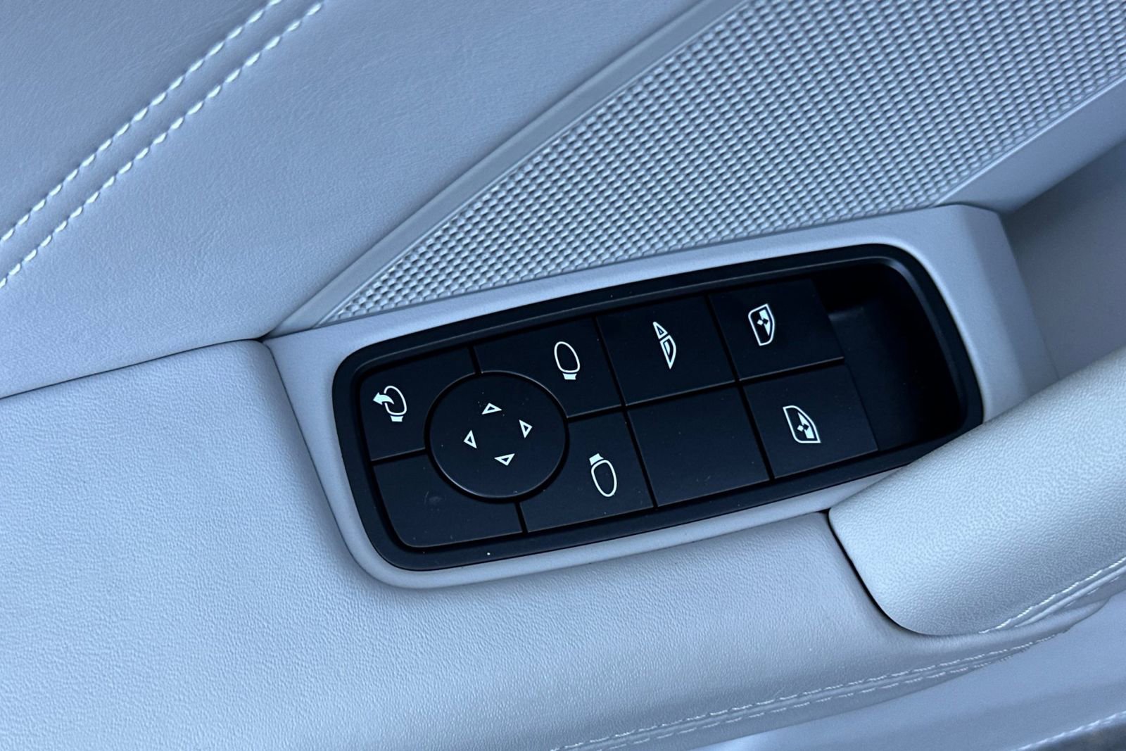 Used 2022 Porsche 911 Turbo S image 14