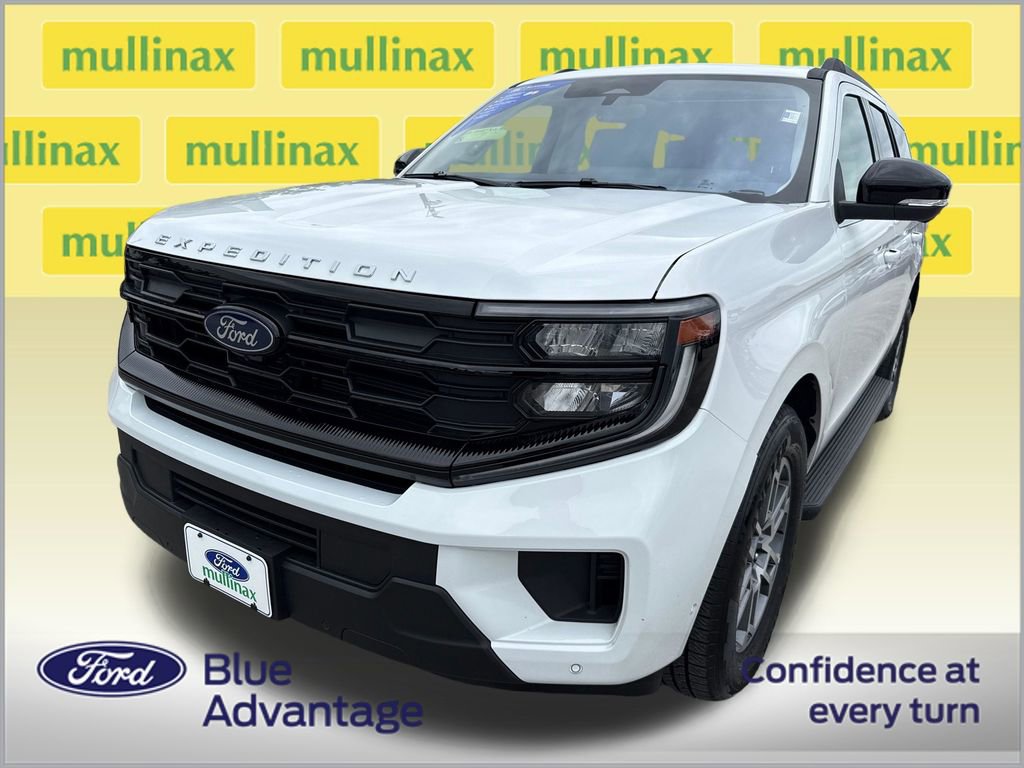 Used 2025 Ford Expedition Active RWD image 11