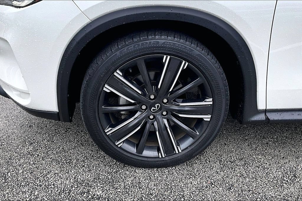Used 2022 INFINITI QX50 Luxe w/ Appearance Package FWD image 11