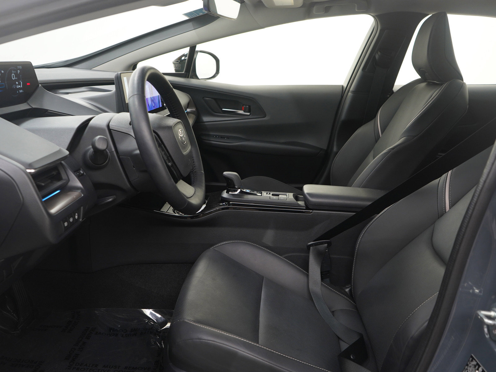 Used 2024 Toyota Prius XLE image 16