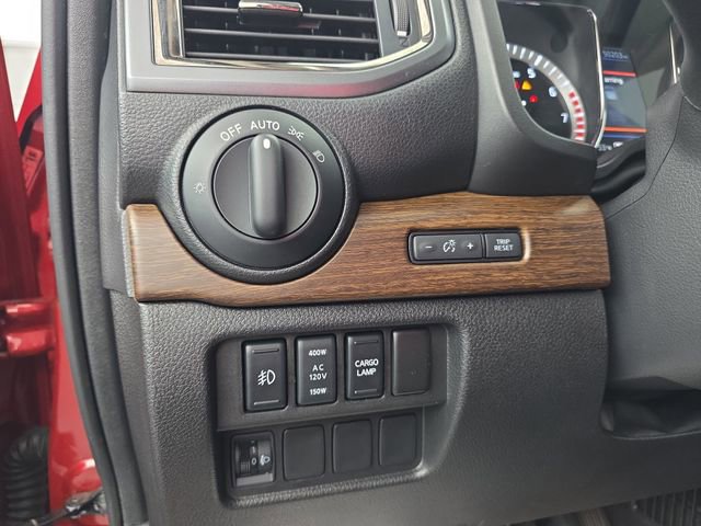 Used 2019 Nissan Titan Platinum Reserve image 42