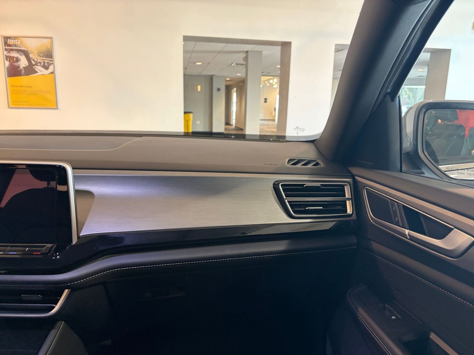 Used 2025 Volkswagen Atlas Cross Sport SE image 35