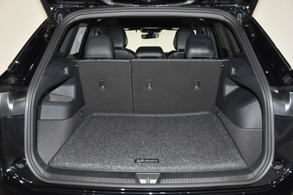 New 2026 Volkswagen Tiguan SE R-Line image 25