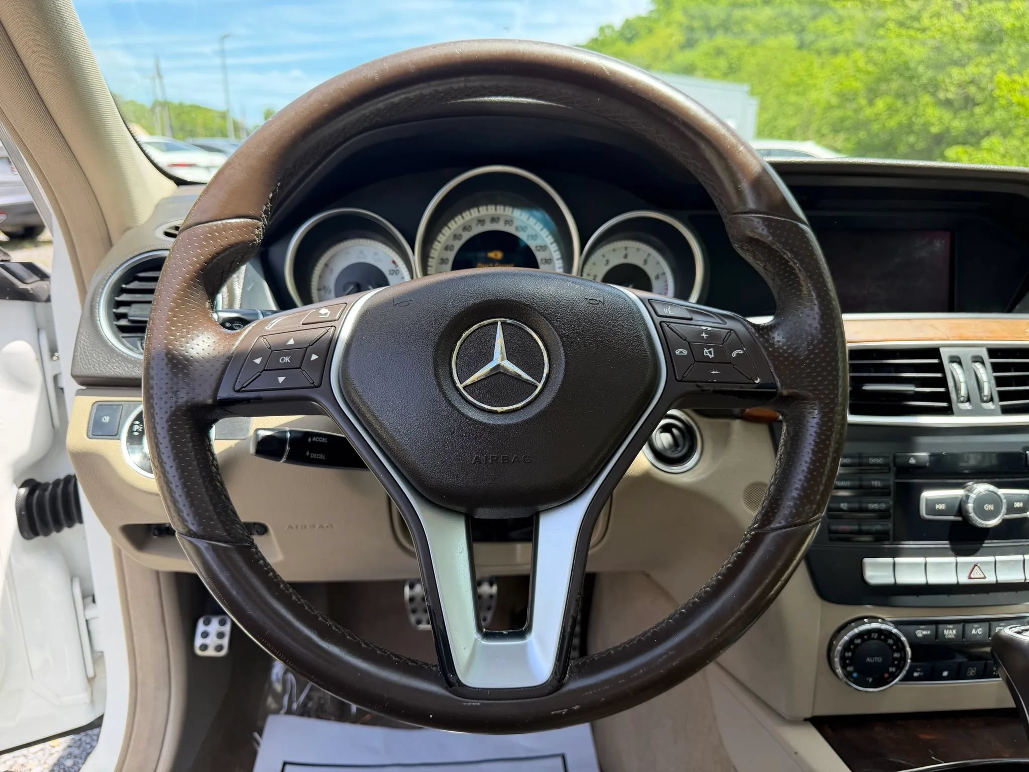 Used 2013 Mercedes-Benz C 250 Sedan image 29