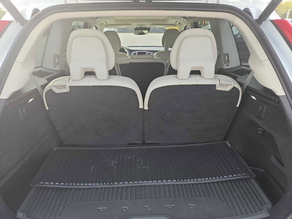 Used 2018 Volvo XC90 T6 Momentum w/ Convenience Package image 12