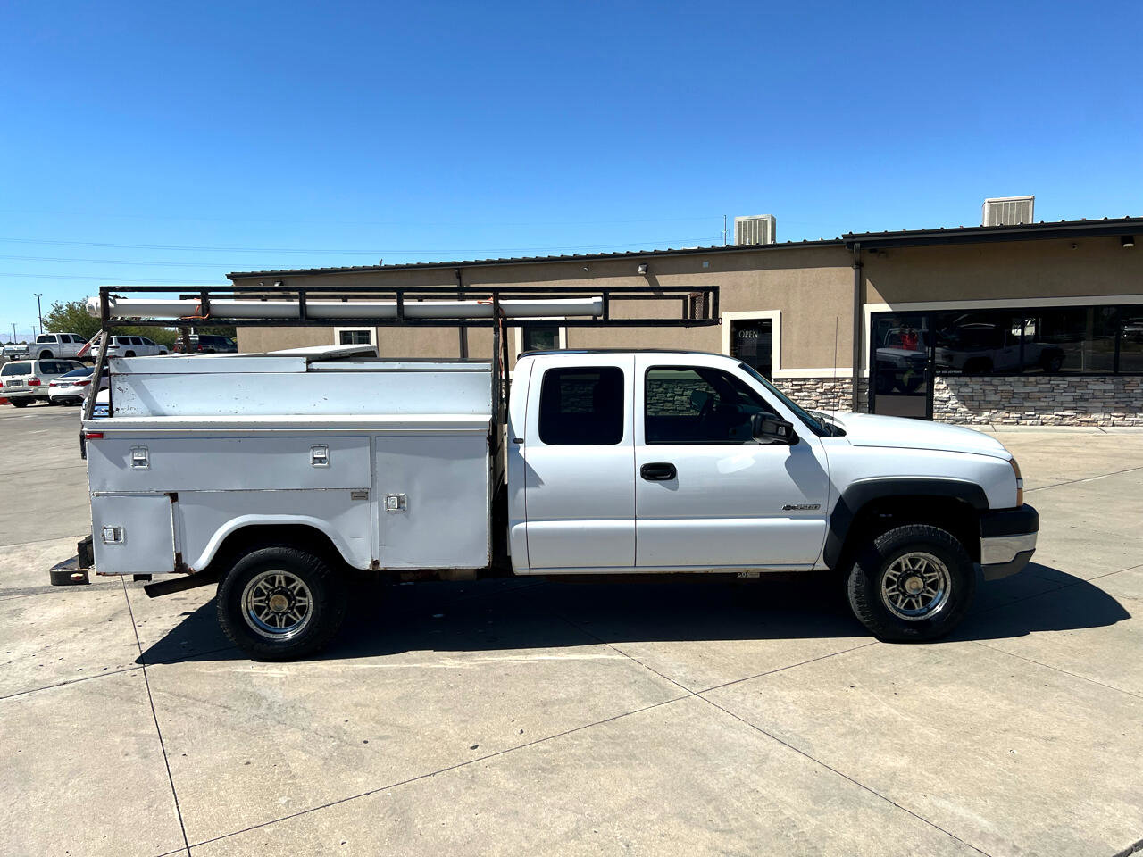 Used 2005 Chevrolet Silverado 3500 4x4 Extended Cab w/ Snow Plow Prep Package image 6