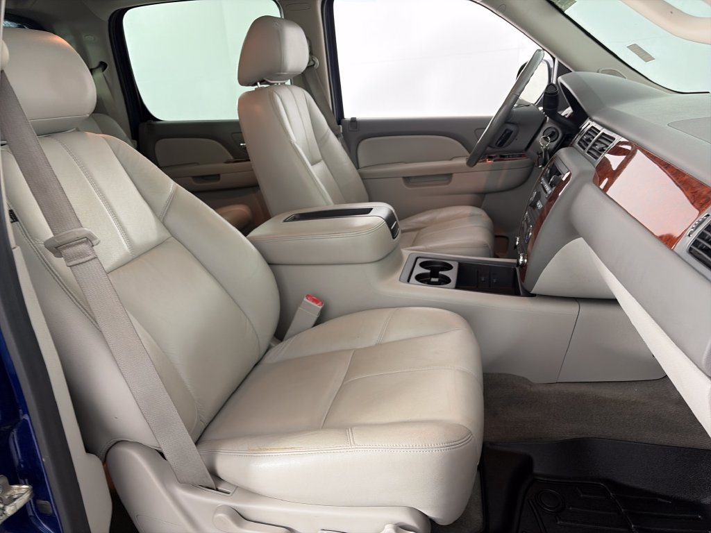 Used 2013 Chevrolet Avalanche LT w/ Texas Edition RWD image 30