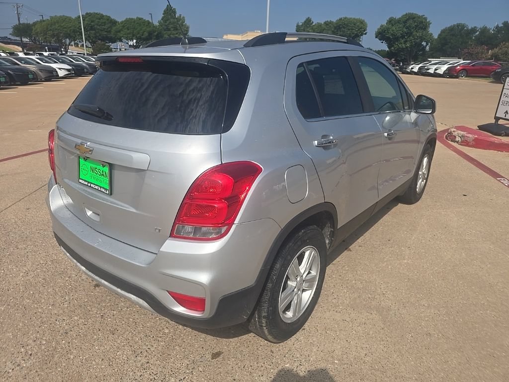 Used 2017 Chevrolet Trax LT w/ LT Convenience Package FWD image 5