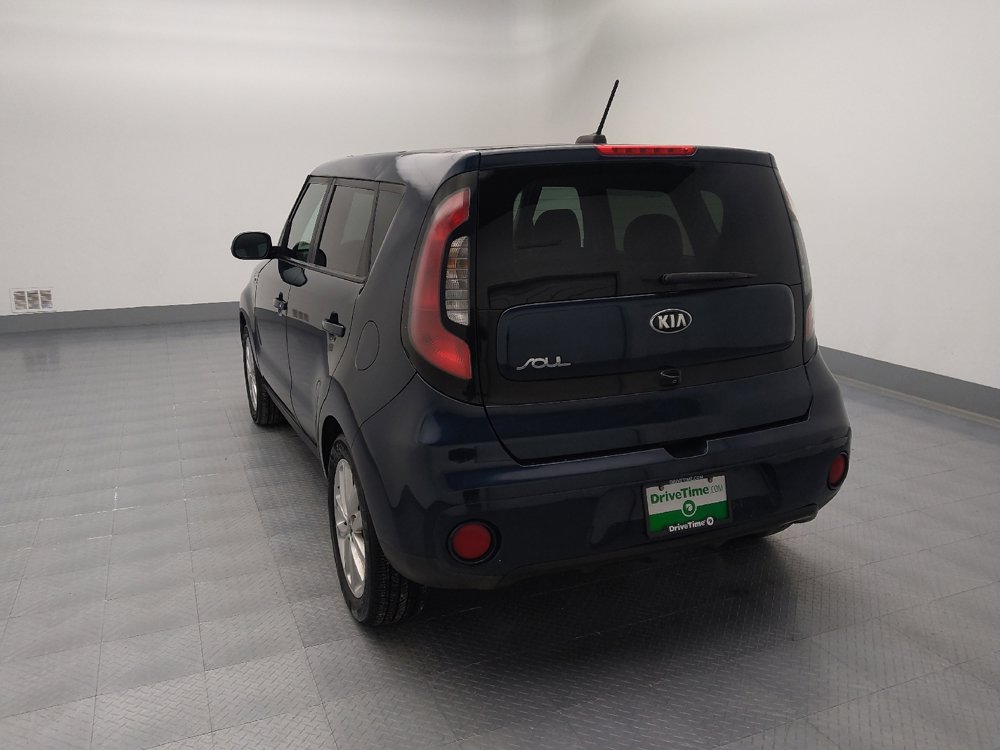 Used 2019 Kia Soul + image 6