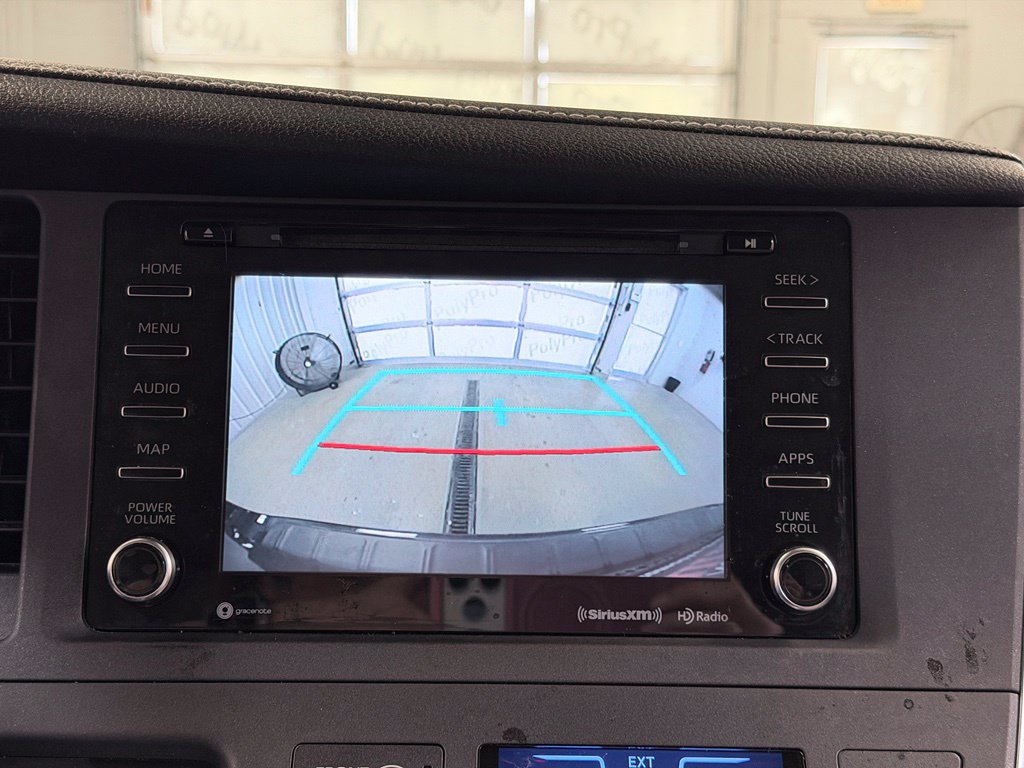 Used 2018 Toyota Sienna XLE w/ XLE Navigation Package FWD image 51