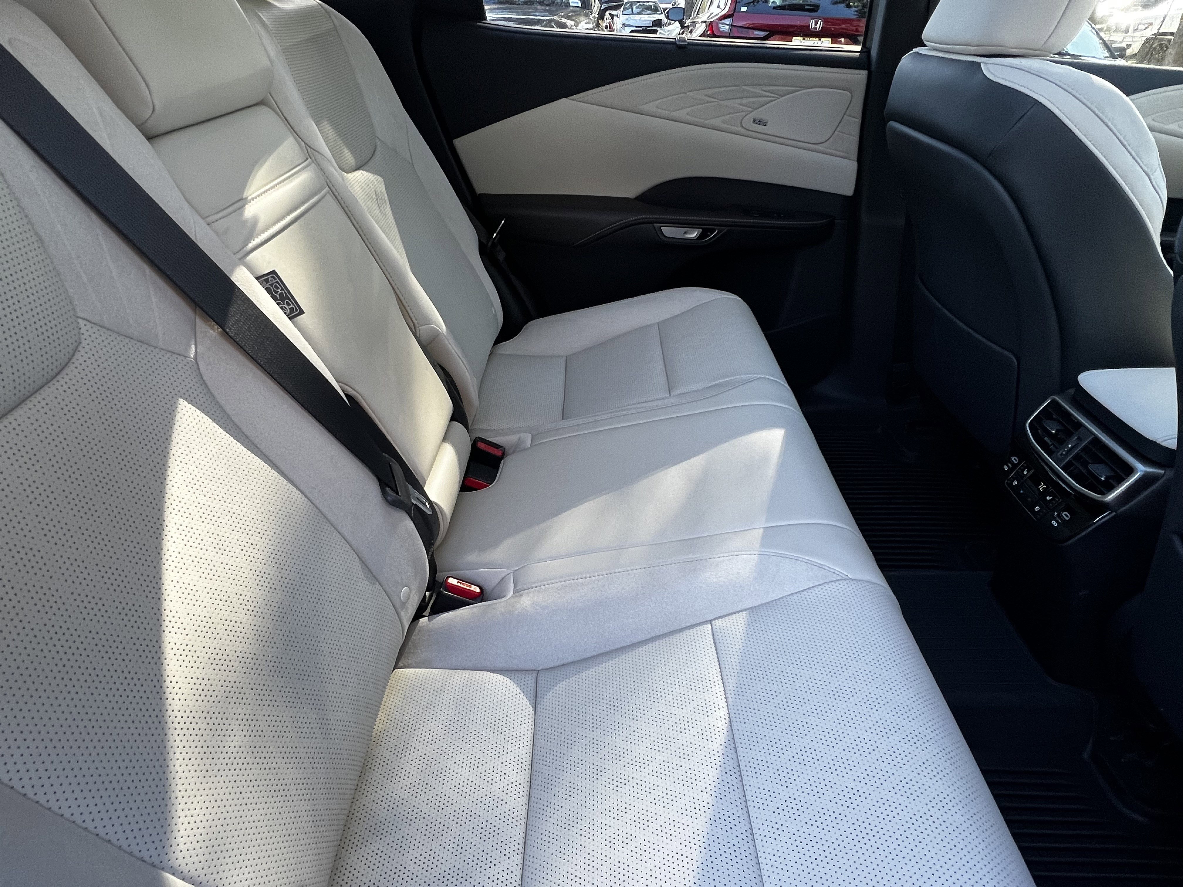 Used 2024 Lexus RX 350 image 40