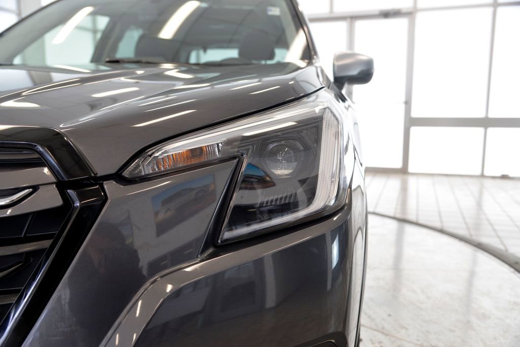 Used 2023 Subaru Forester Touring image 11