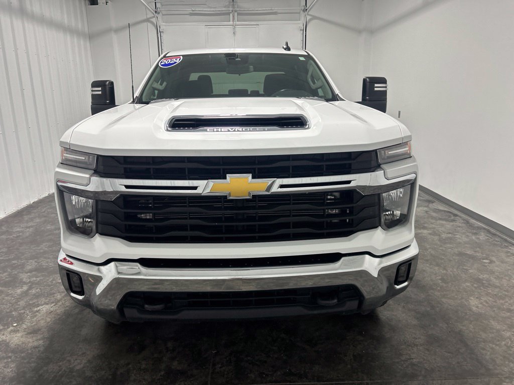 Used 2024 Chevrolet Silverado 2500 LT AWD/4WD image 8