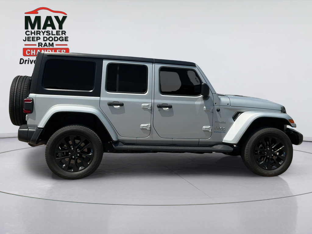 Used 2023 Jeep Wrangler Unlimited Sahara w/ Cold Weather Group AWD/4WD image 8