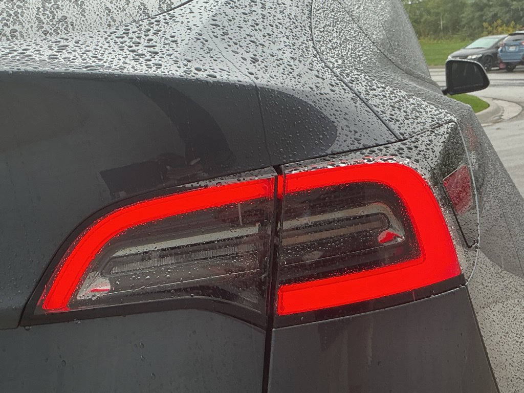 Used 2021 Tesla Model Y Long Range AWD/4WD image 11