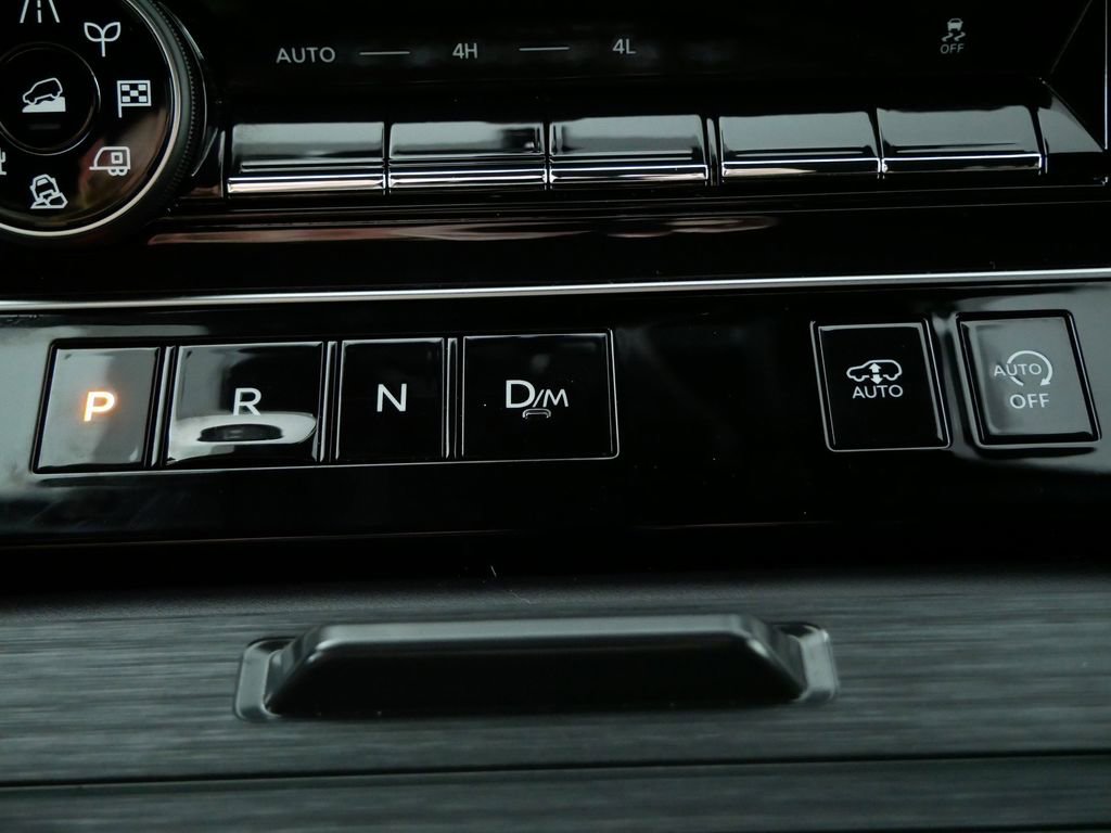 Used 2025 Nissan Armada Platinum Reserve image 28