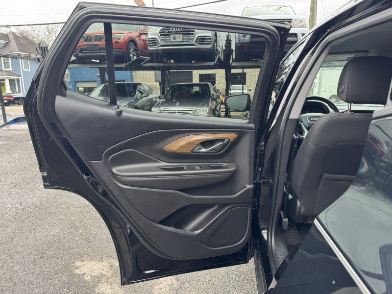 Used 2019 GMC Terrain SLE w/ Driver Convenience Package image 13