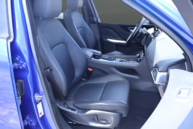 Used 2018 Jaguar F-PACE Premium AWD/4WD image 22