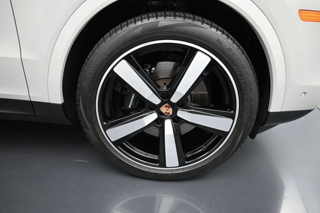 Certified 2026 Porsche Cayenne Coupe AWD/4WD image 28