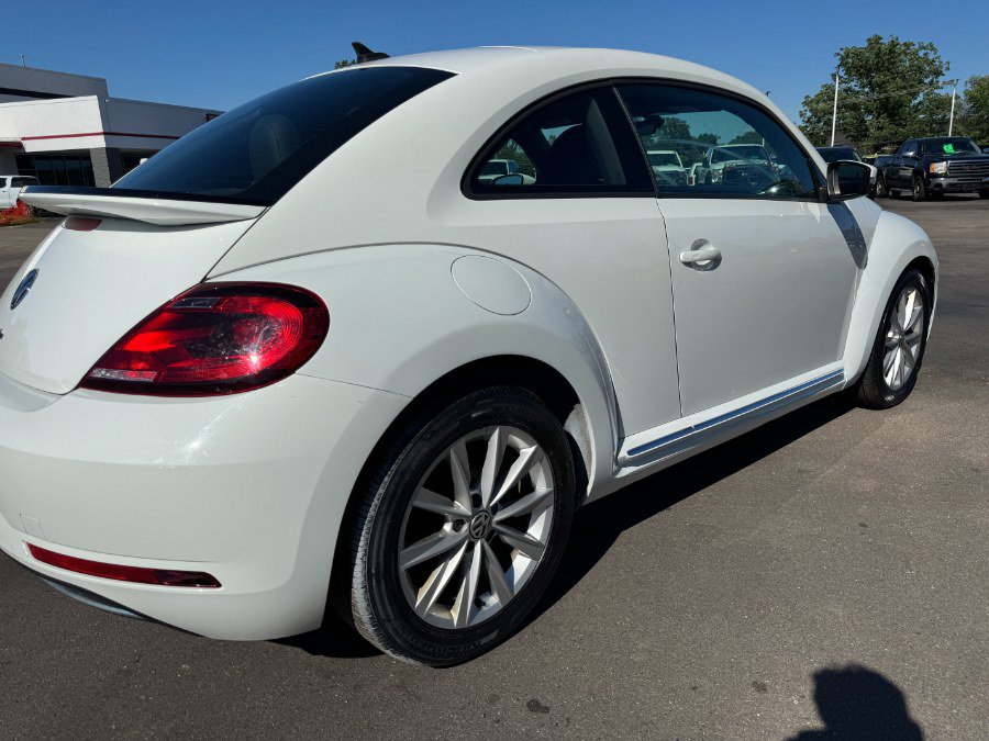 Used 2017 Volkswagen Beetle 1.8T SE FWD image 11