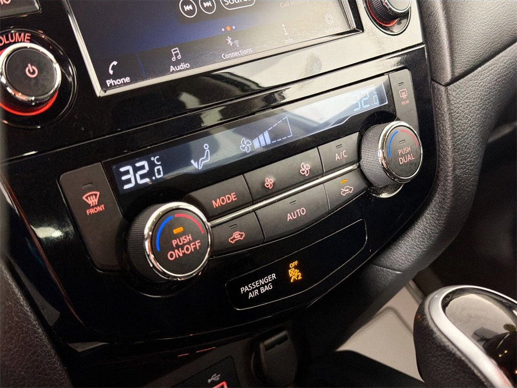 Used 2020 Nissan Rogue S image 15