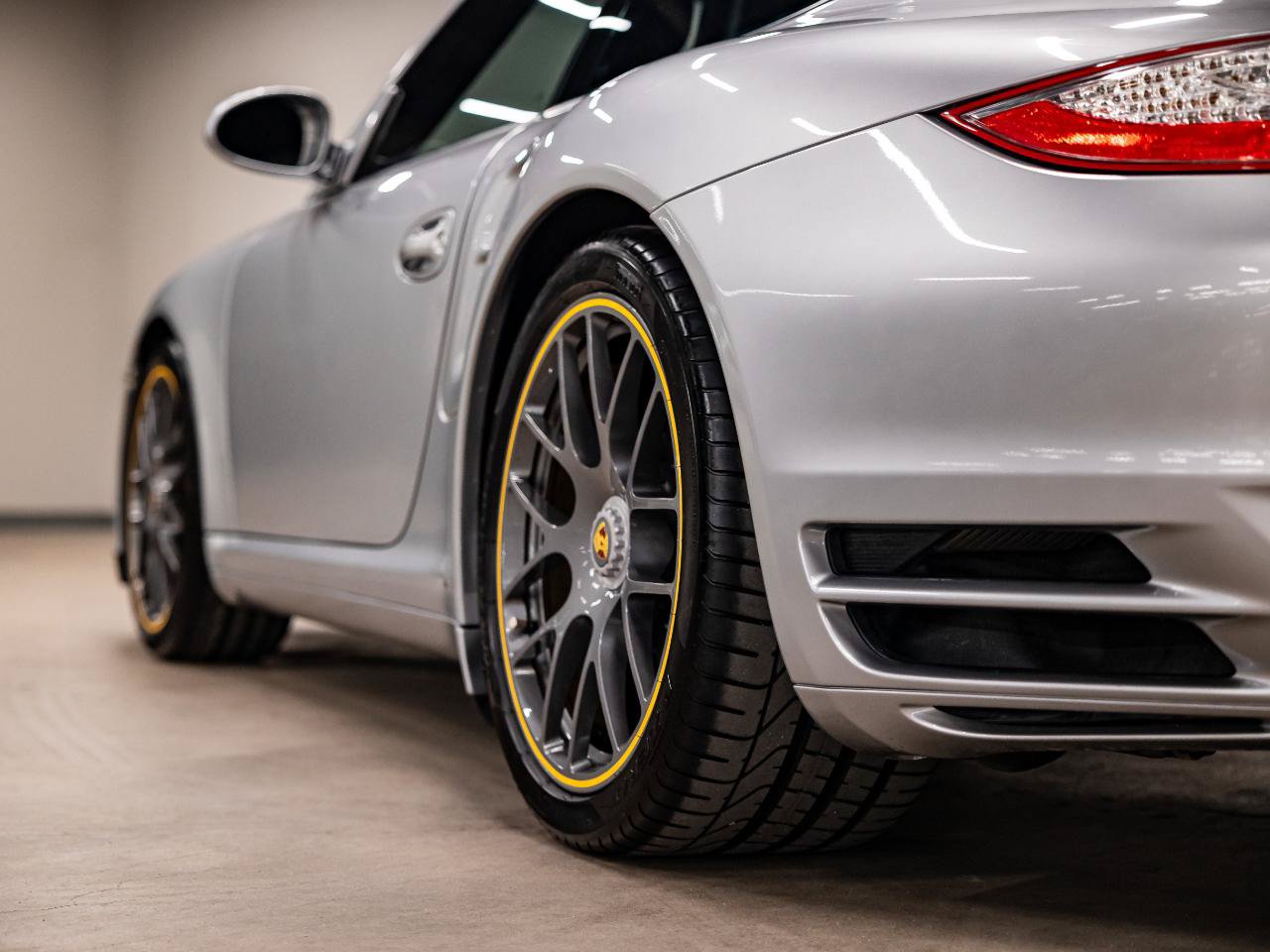 Used 2011 Porsche 911 Turbo S AWD/4WD image 31