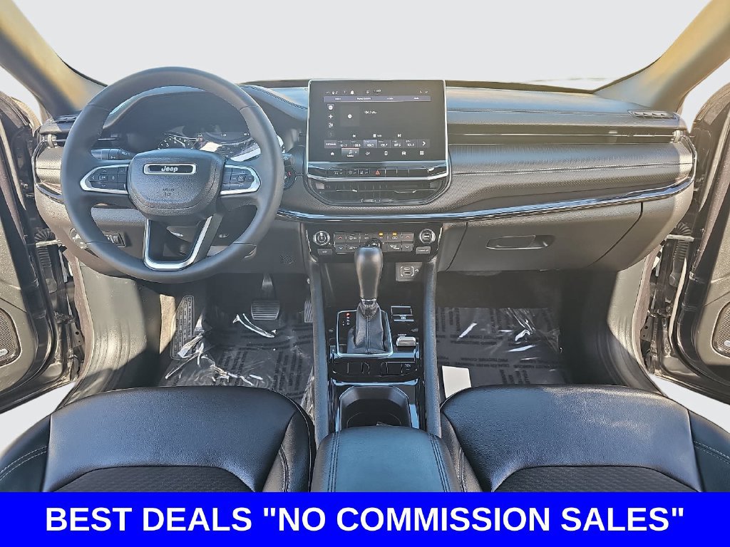 Used 2023 Jeep Compass Latitude w/ Sun and Sound Group AWD/4WD image 9
