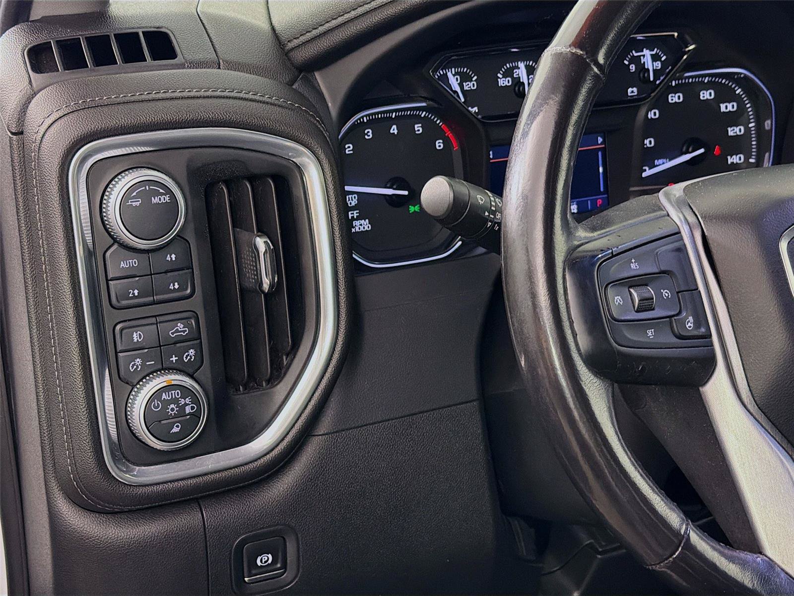 Used 2020 GMC Sierra 1500 SLE w/ SLE Value Package AWD/4WD image 17