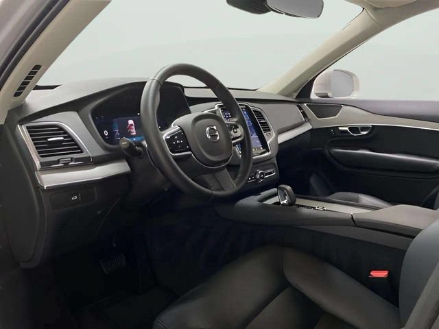Used 2025 Volvo XC90 B5 Core AWD/4WD image 19