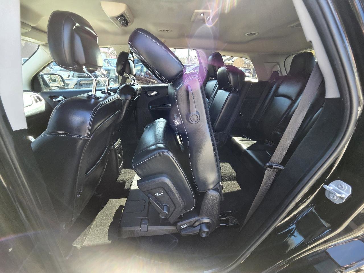 Used 2015 Dodge Journey SXT w/ Flexible Seating Group image 24