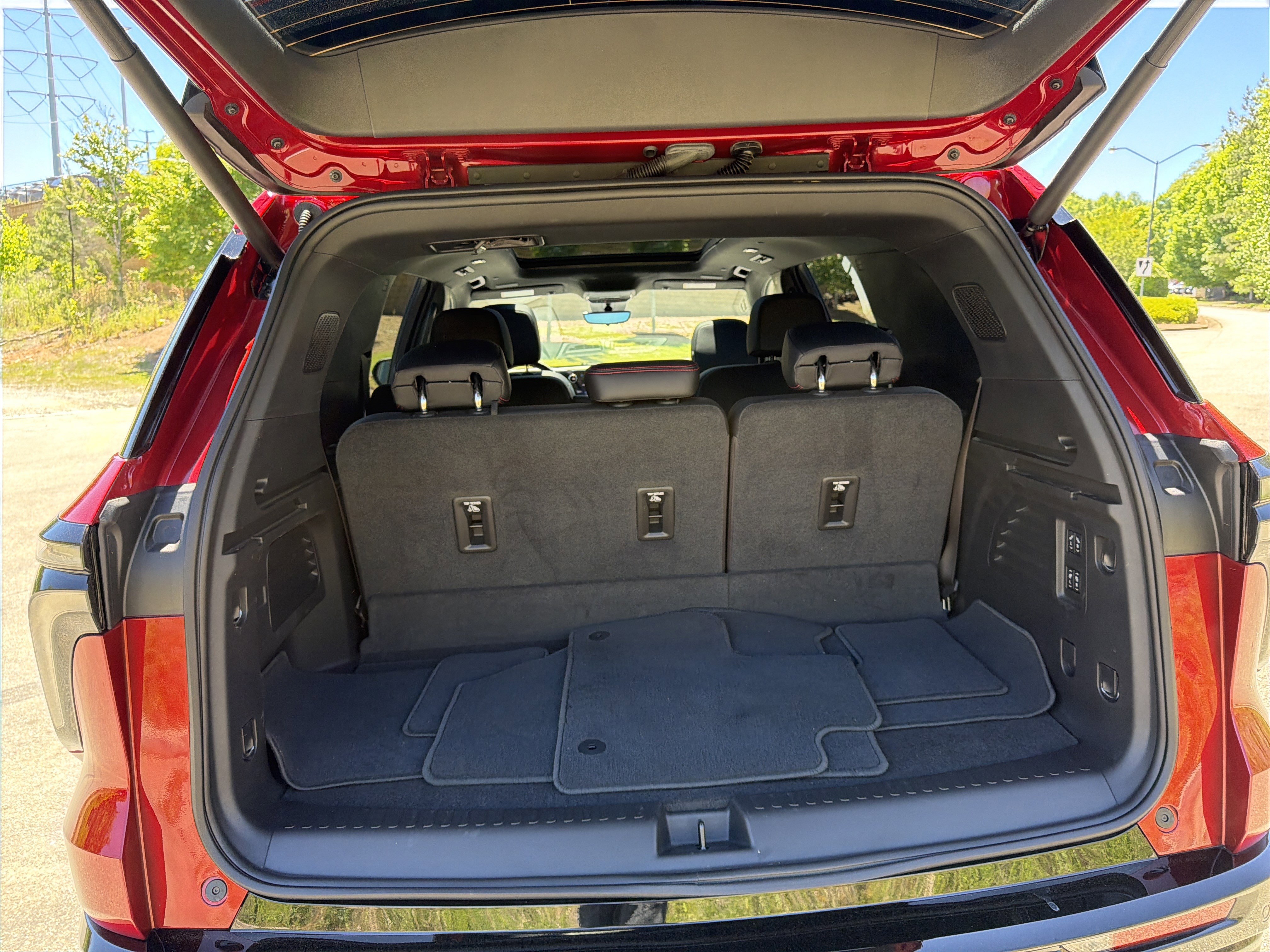 Used 2025 Chevrolet Traverse RS w/ LPO, Floor Liner Package AWD/4WD image 20