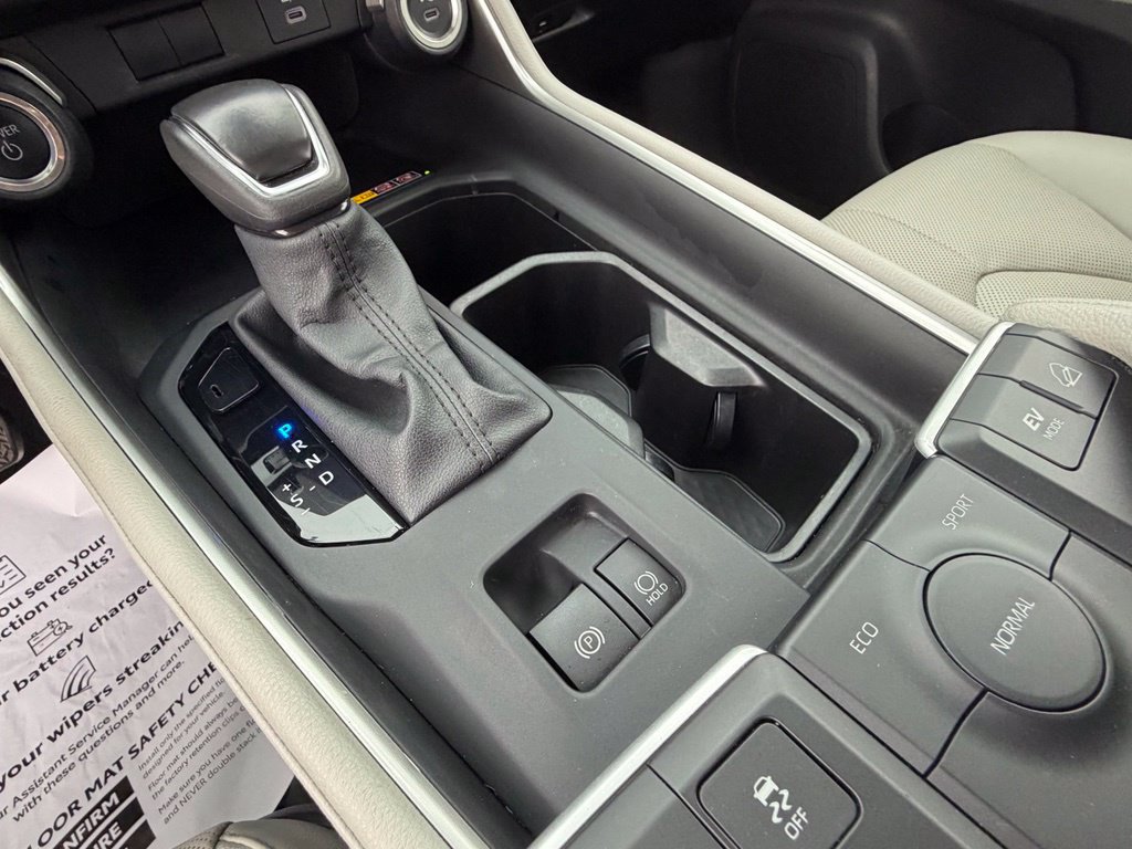 Used 2024 Toyota Grand Highlander AWD Hybrid image 25
