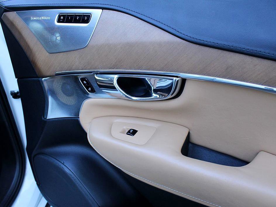 Used 2016 Volvo XC90 T6 image 22