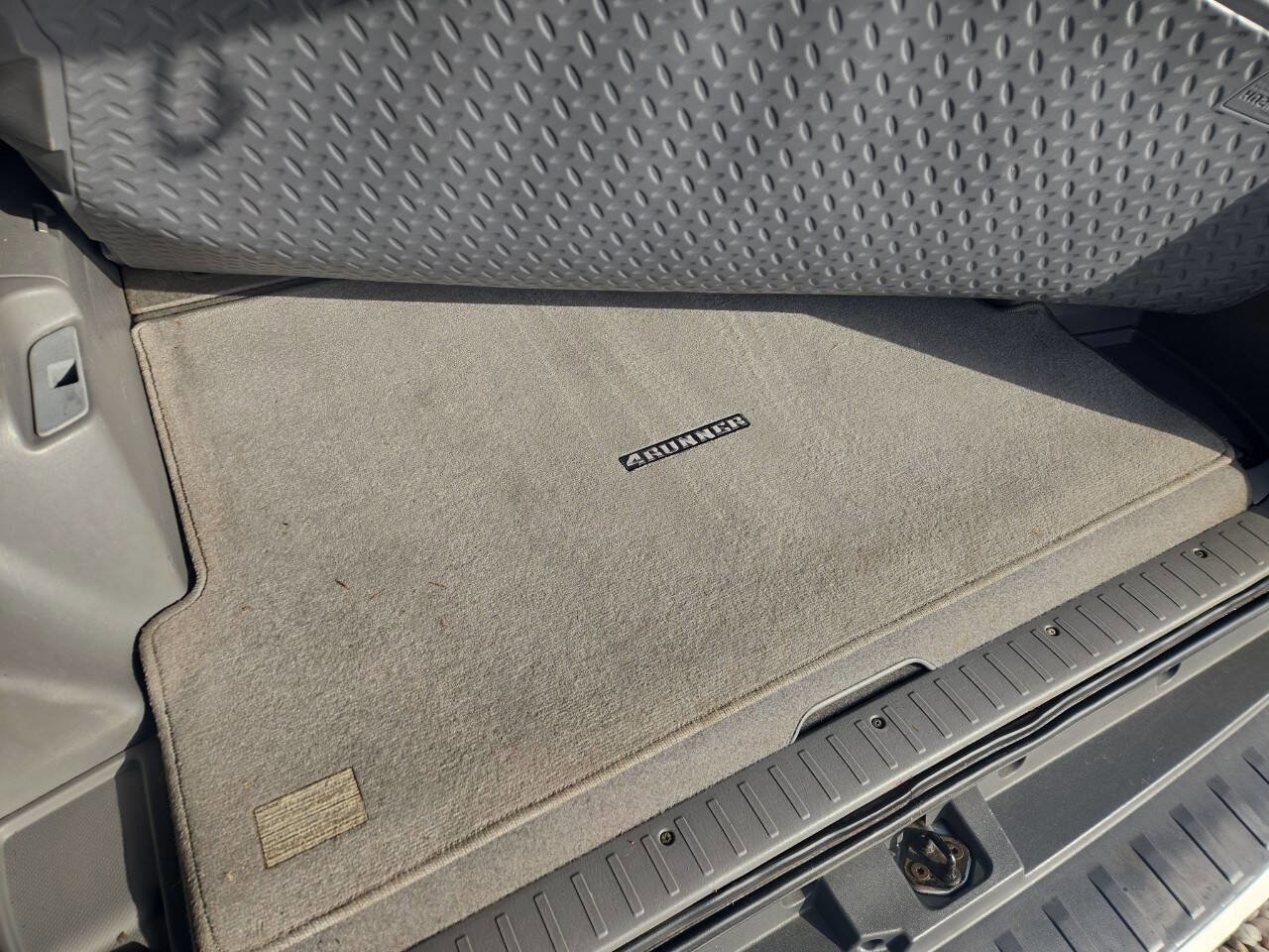 Used 2004 Toyota 4Runner Sport AWD/4WD image 19