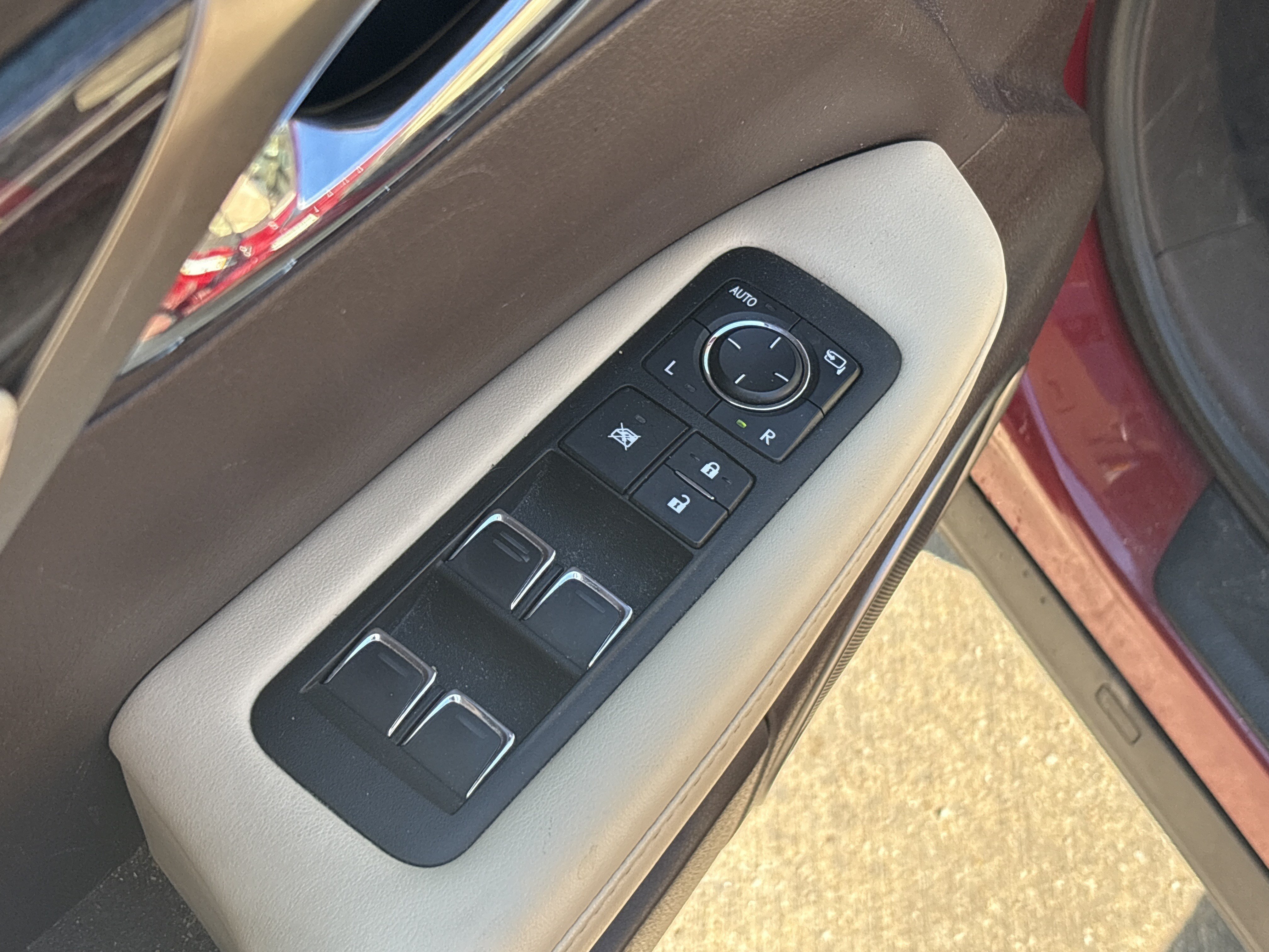 Used 2018 Lexus RX 450h AWD w/ Luxury Package image 15