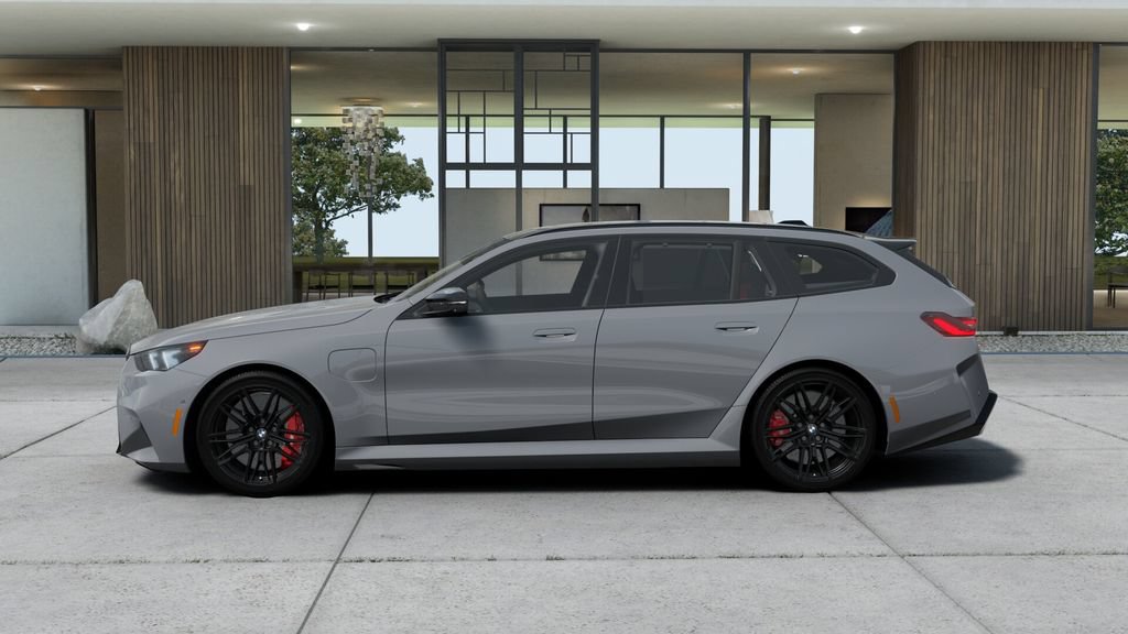 New 2027 BMW M5 Touring AWD/4WD image 4