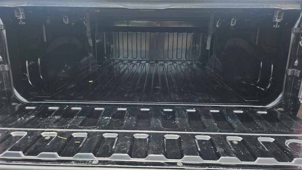 Used 2020 RAM 1500 Laramie w/ Sport Appearance Package AWD/4WD image 14