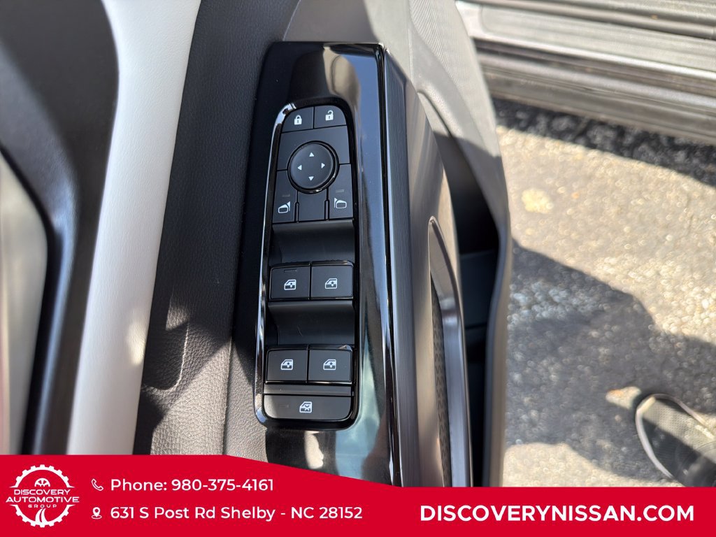 New 2026 Nissan Pathfinder SL FWD image 11