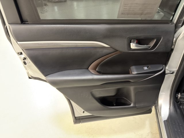 Used 2019 Toyota Highlander Limited w/ Protection Package #3 AWD/4WD image 24