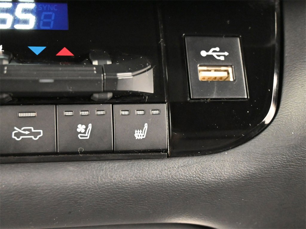 Used 2024 Toyota Tundra Platinum image 15