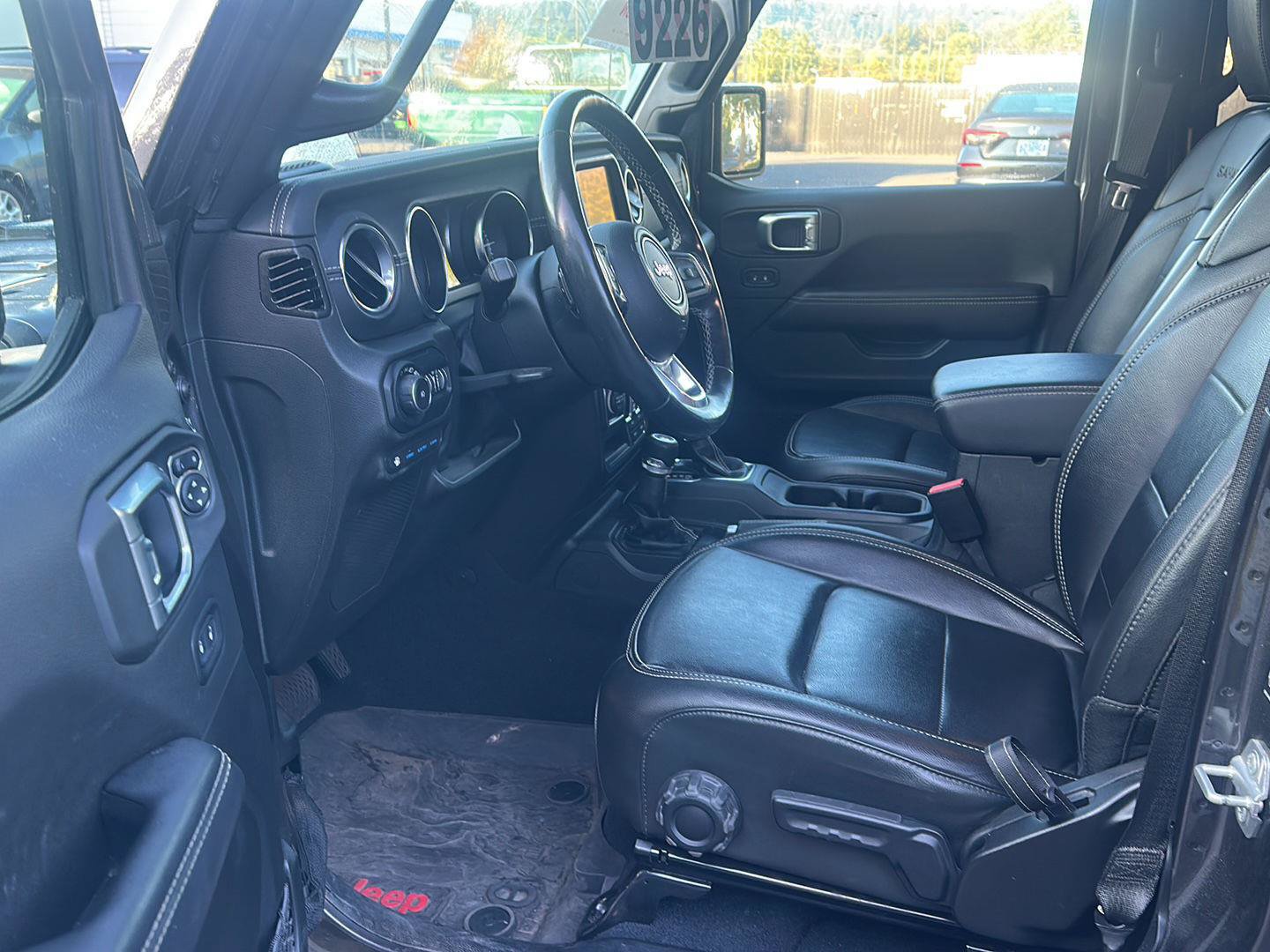 Used 2022 Jeep Wrangler Unlimited Sahara w/ Cold Weather Group AWD/4WD image 8