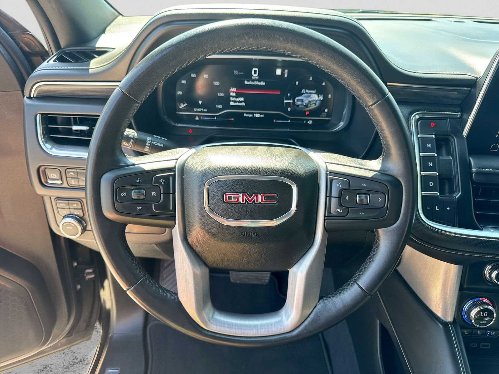 Used 2023 GMC Yukon SLT AWD/4WD image 30