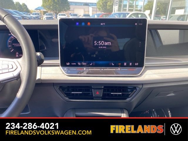 New 2025 Volkswagen Tiguan SE image 34