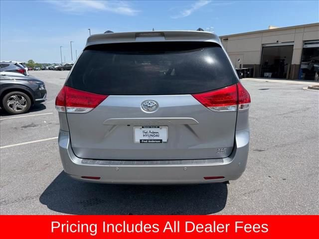 Used 2013 Toyota Sienna XLE w/ Premium Pkg AWD/4WD image 4