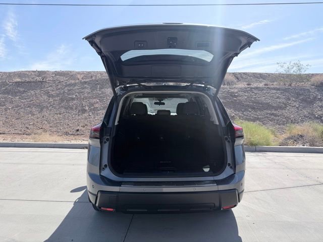 Certified 2024 Nissan Rogue SV w/ SV Premium Package FWD image 32