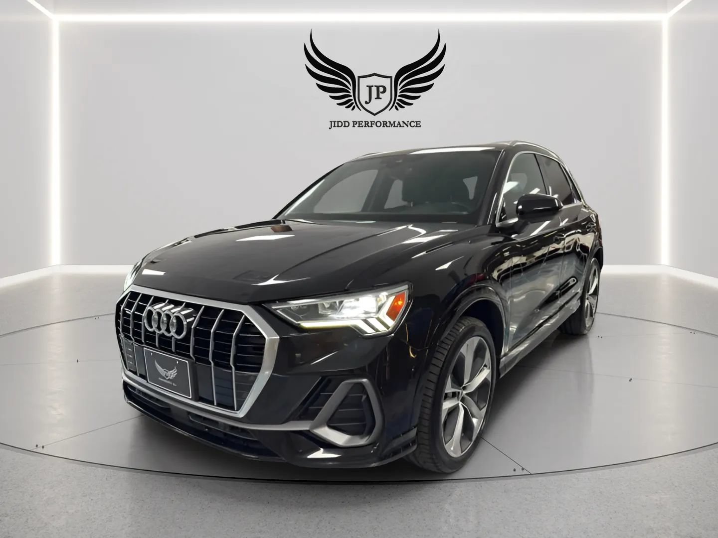 Used 2020 Audi Q3 2.0T Premium Plus w/ Premium Plus Package AWD/4WD image 3