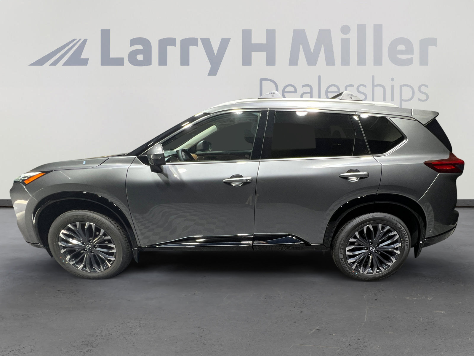 New 2026 Nissan Rogue Platinum image 2