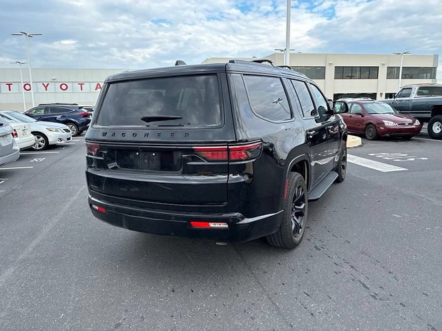 Used 2023 Jeep Wagoneer Series II AWD/4WD image 9
