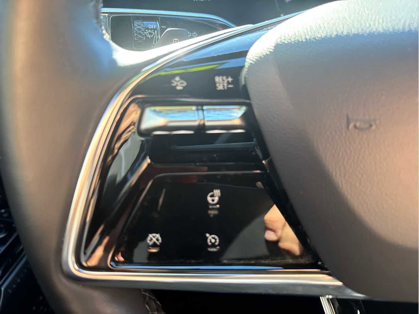 Used 2024 Cadillac Lyriq Luxury image 24